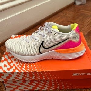 NIB Nike renew sneakers women’s size 10